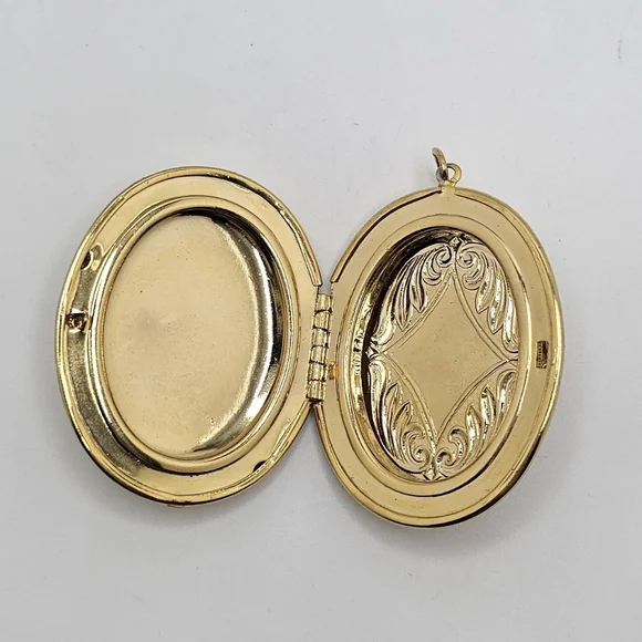 Charm - Picture 4 of 8